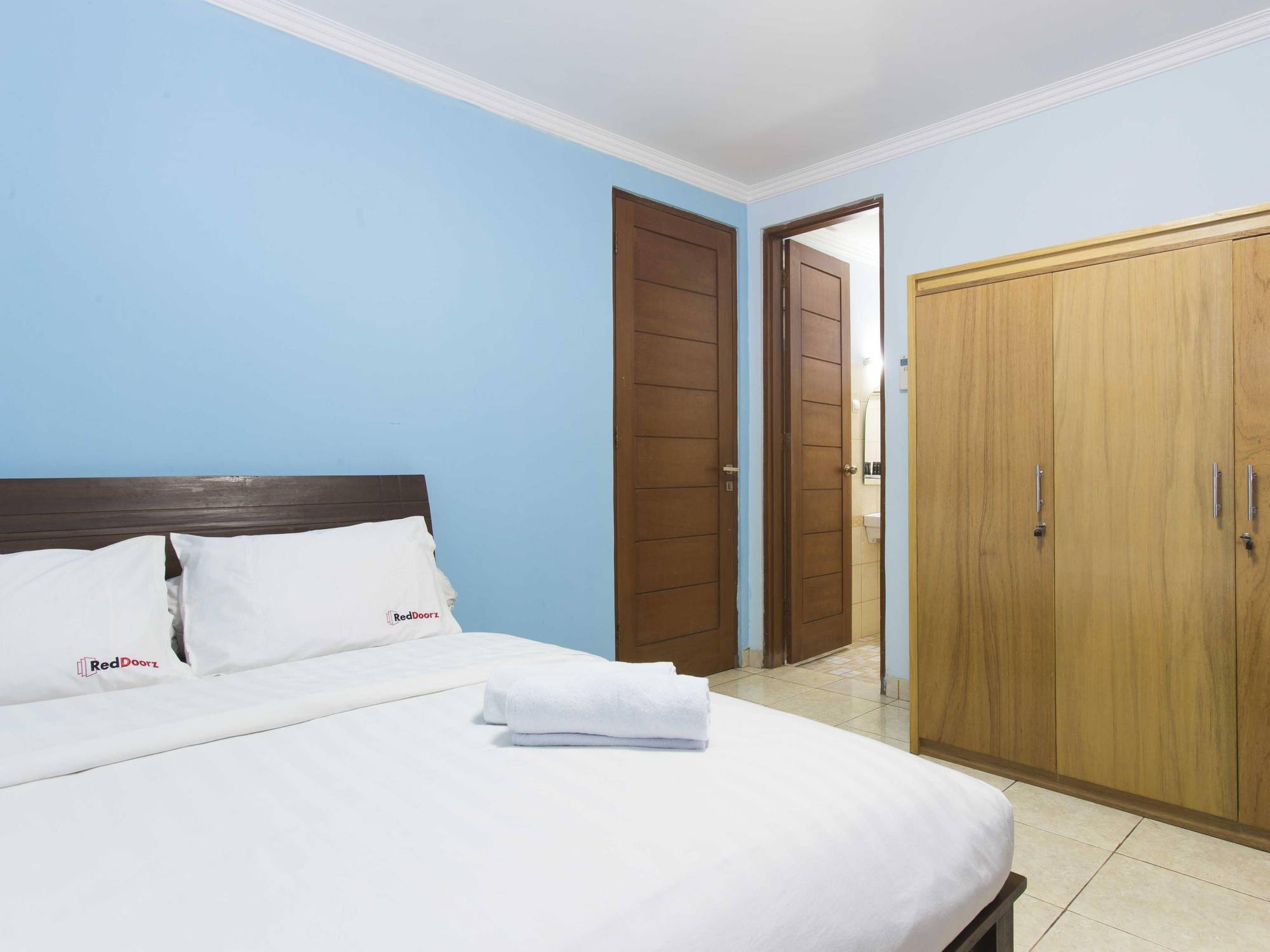 Reddoorz Near Pasar Santa Guest house Jakarta